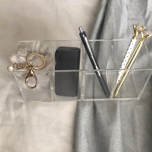 🎀🛍bundle and save  4 hole Storage container